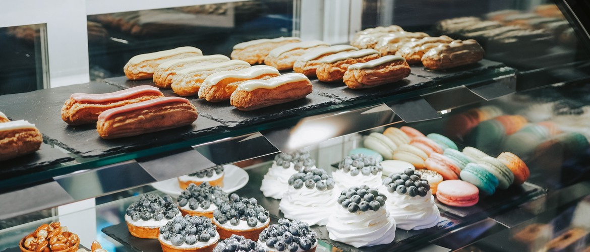 Витрина для оборудования кофейни Витрина для оборудования кофейни